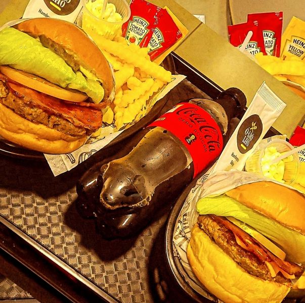 2 Burger Clássico Salada Bacon + 2 Batata Frita + Refri 600ml