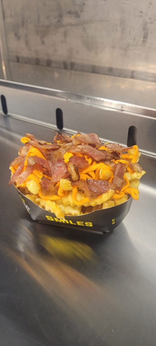Batata Frita com bacon e cheddar 300gr