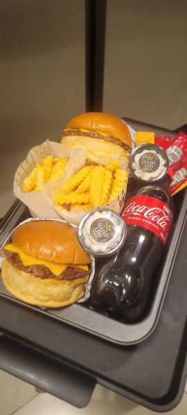 2 Smash Clássico + 2 Batata Frita + Refri 600ml