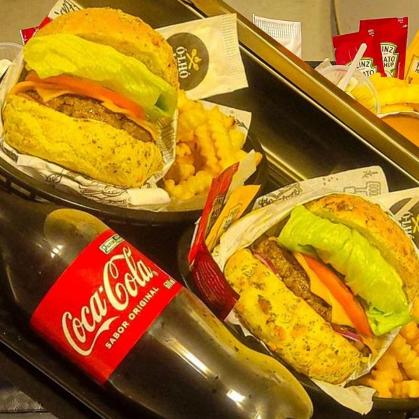 2 Burger Fraldinha + 2 Batata Frita + Refri 600ml