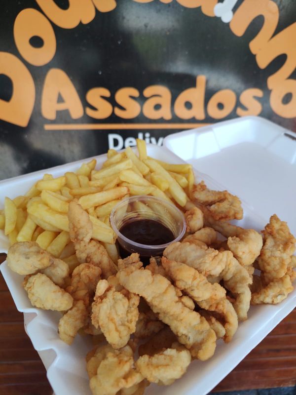 Isca de Frango à Milanesa + Fritas