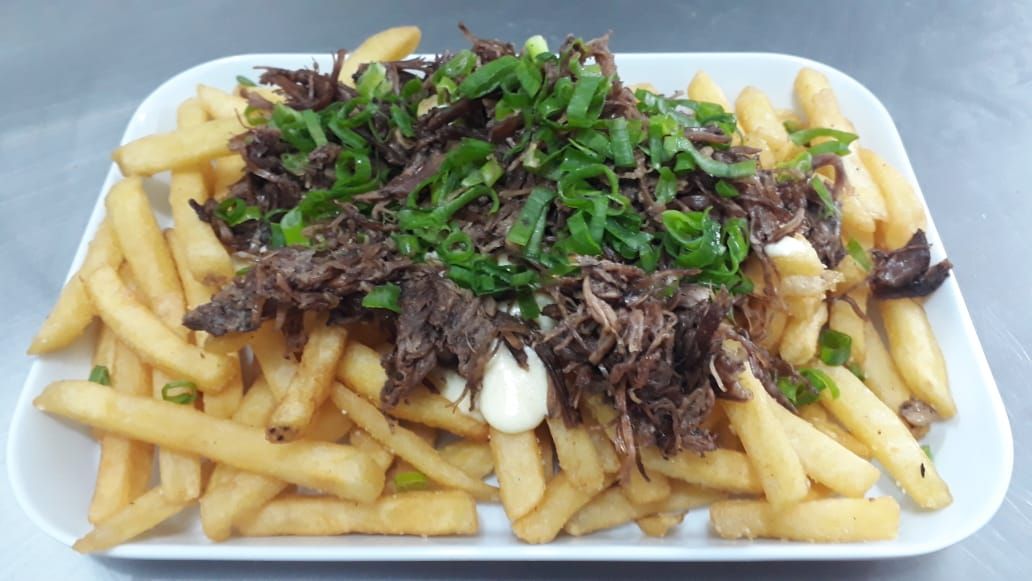 Fritas com Costela Desfiada, Muçarela e Cebolinha (Novidade!)