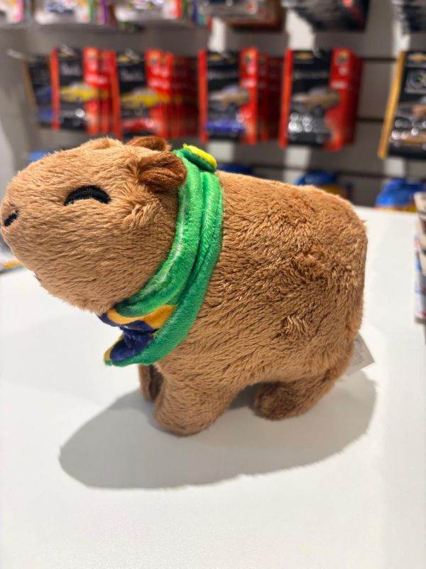 Pelúcia Capivara Bandana Brasil