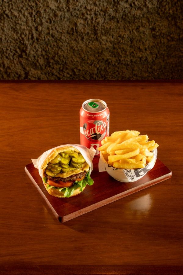Combo Salada (49 anos Cheese salada + 1 batata + 1 refri)