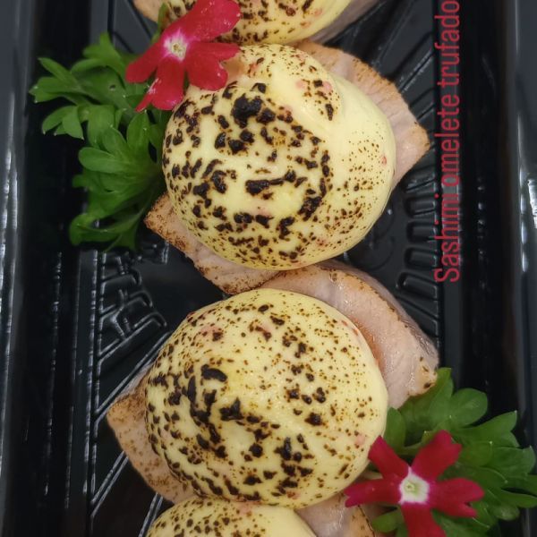 Sashimi omelette trufado 6 peças
