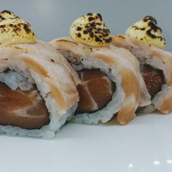 Uramaki Omelete Trufado 10 peças