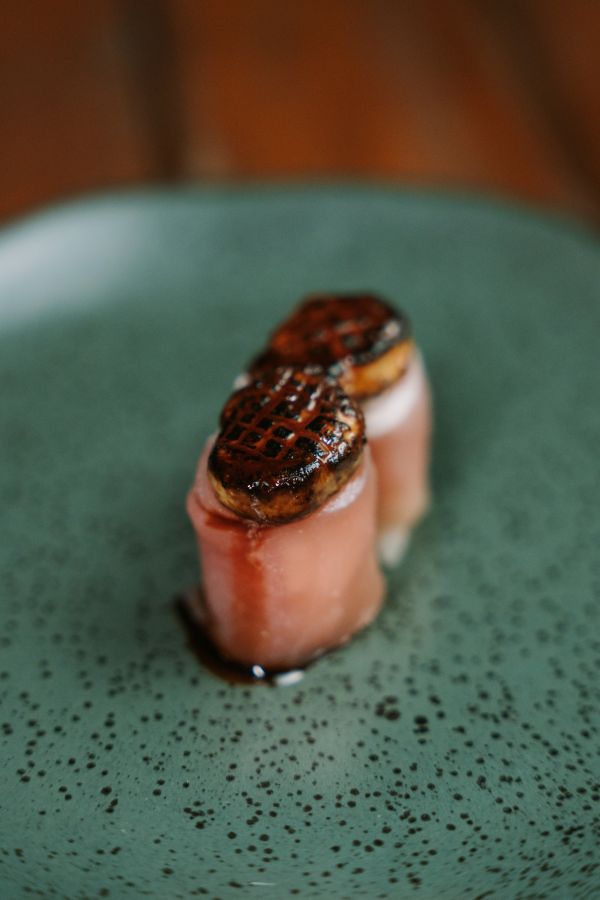 Gunkan de atum com lichia e foie gras