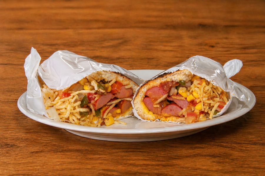1 Dog tradicional + 1 Dog bacon + Extra Fritas