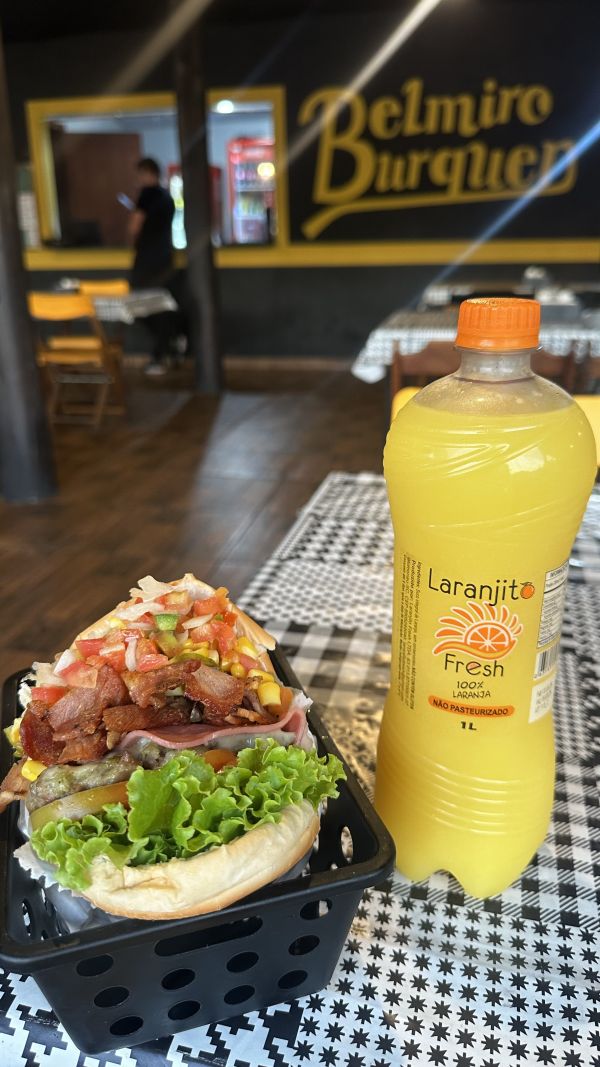 3 X- bacon + Fritas Média + 1 Suco Laranja 1L