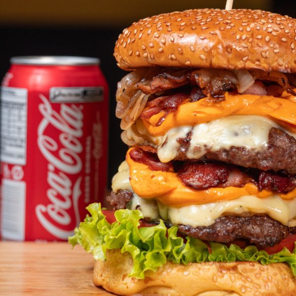 Double cheddar + Coca 350ml grátis