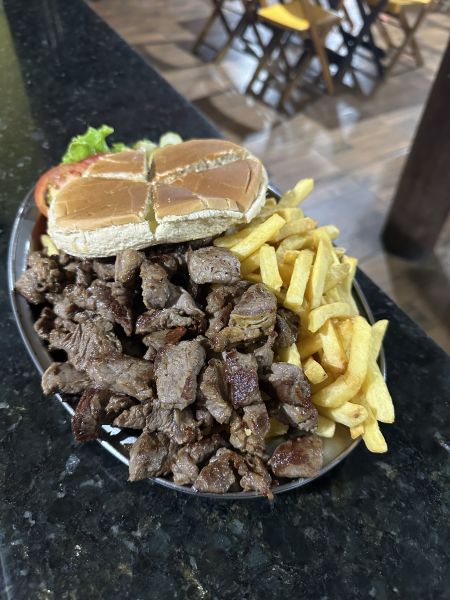 Alcatra com Fritas