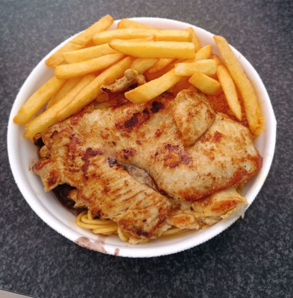 Marmita com 2 pedaços de frango grelhado