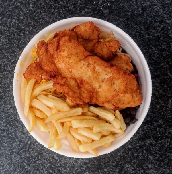 Marmita com 2 pedaços de frango a milanesa