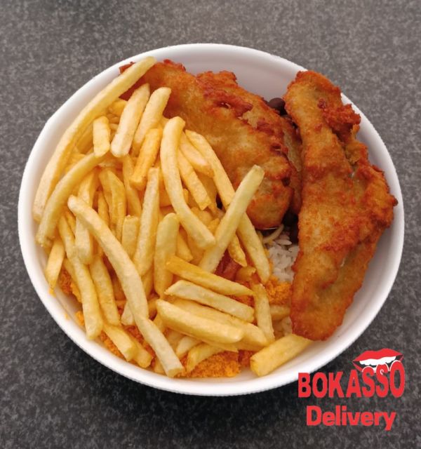 marmita com 2 pedaços  de filé pescado a milanesa