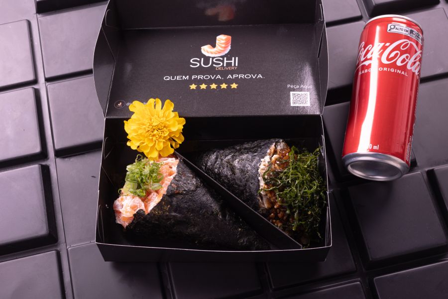 Temaki Filadélfia + Temaki Skin + Coca cola