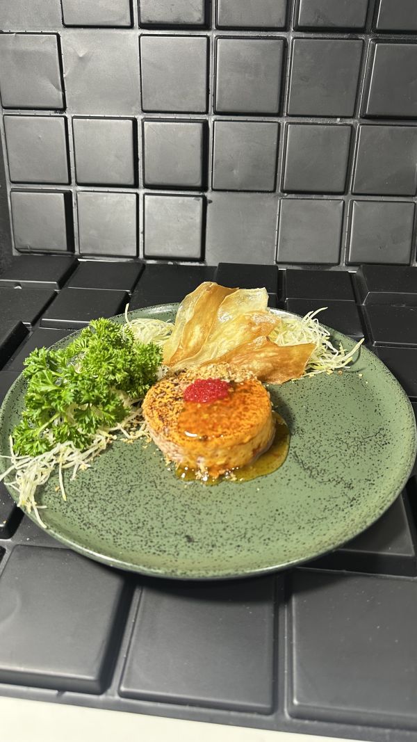 Tartar Salmão Tamago Trufado