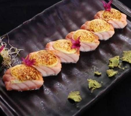 Salmão com Omelete Trufado ( 6 Peças)