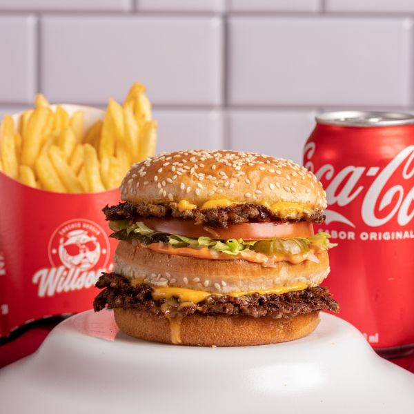Zeus Burger + 1 Fritas + 1 Bebida