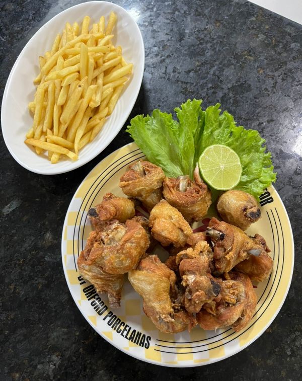 Frango a passarinho + Fritas