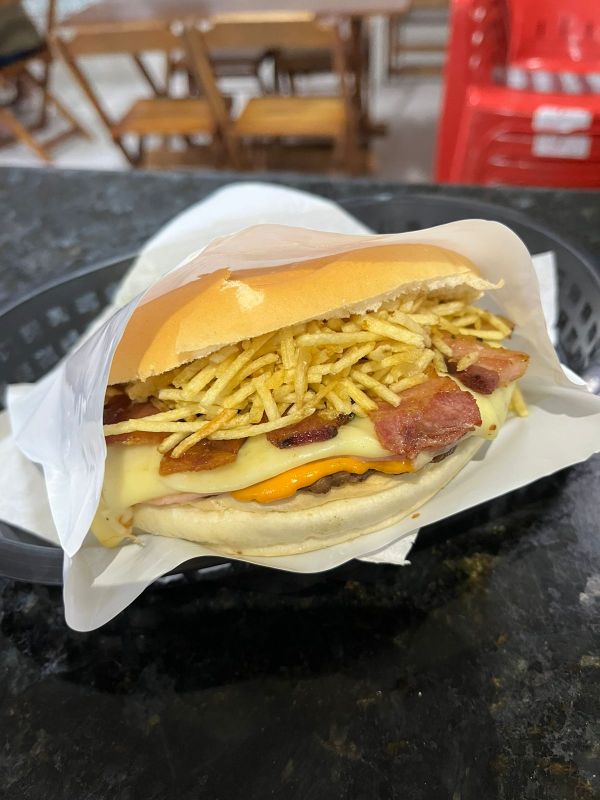 X-Burger c/Cheddar e Bacon