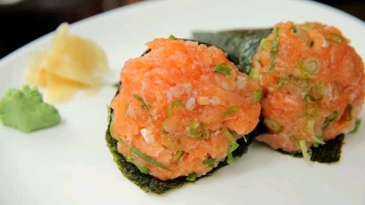 Double Temaki Salmão Filadélfia Com Cebolinha