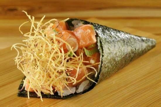 Double Temaki salmão Filadélfia com cripy de batata doce