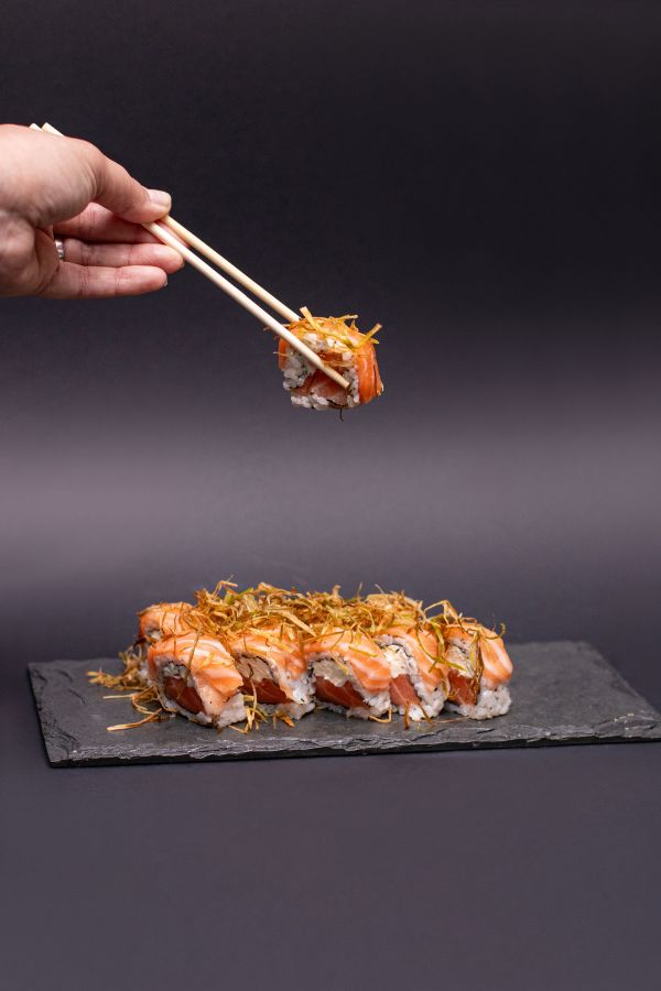 uramaki laminado com alho poro 10 pcs