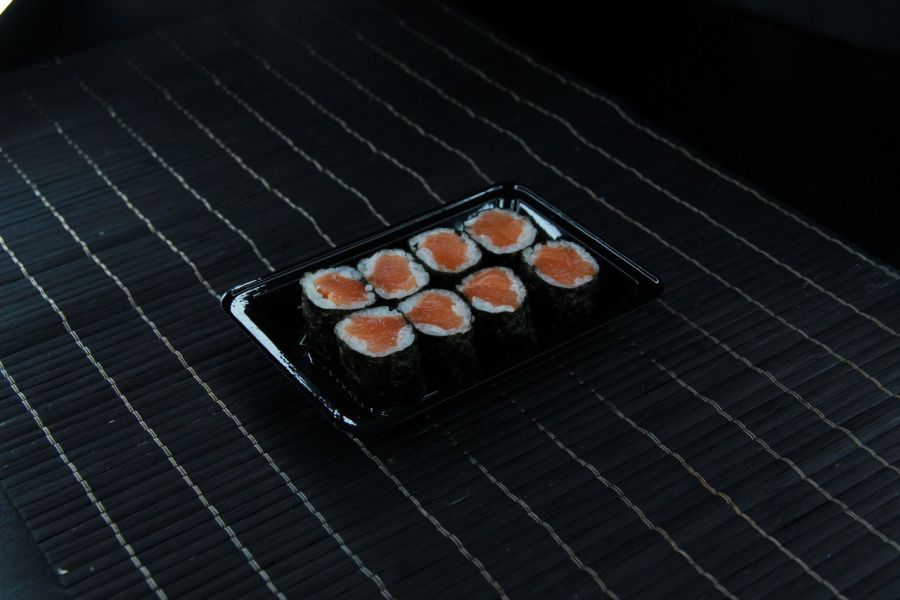 8 pcs hossomaki salmao